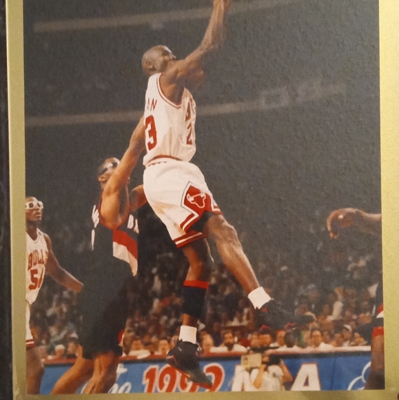 Michael Jordan 1990 NBA hoops #65 - Picture 2 of 4